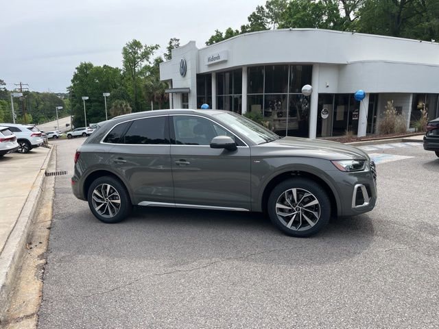 Used 2023 Audi Q5 2.0T Premium Plus w/ Premium Plus Package image 2
