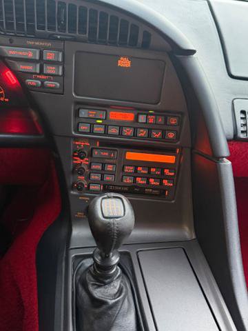 Used 2000 Chevrolet Corvette Coupe w/ Roof Pkg RWD image 12