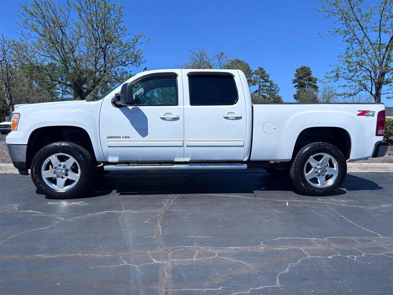 Used 2014 GMC Sierra 2500 SLT w/ SLT Convenience Package AWD/4WD image 2
