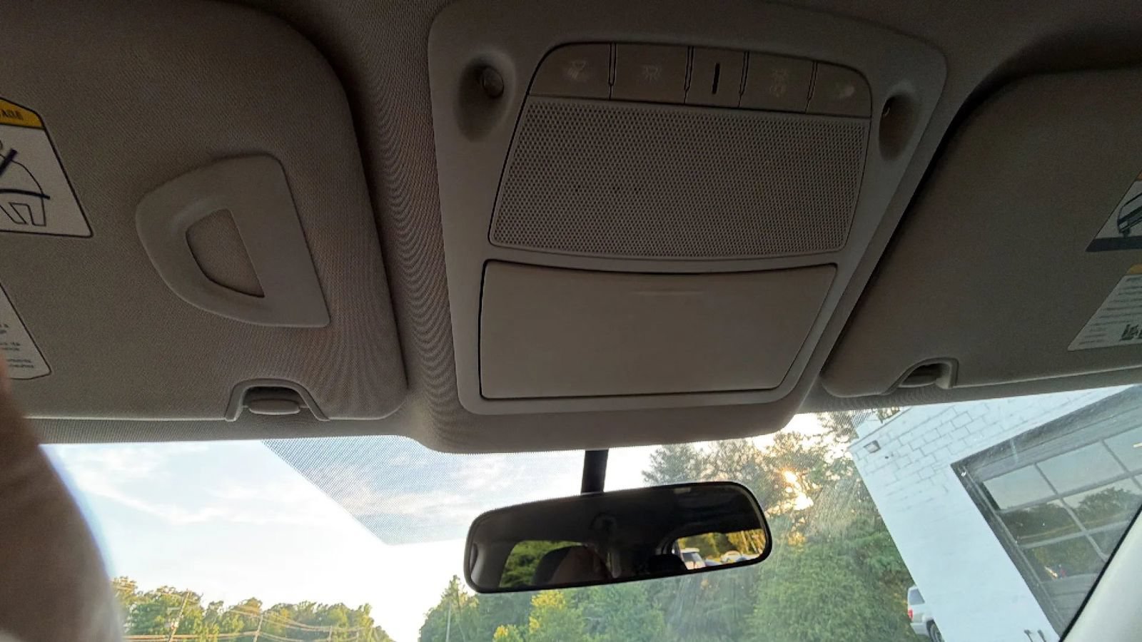 Used 2015 Nissan Rogue SV AWD/4WD image 37