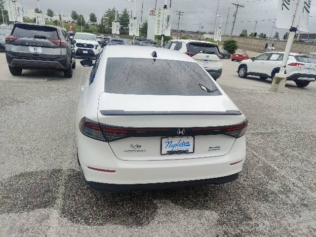 Used 2023 Honda Accord Sport image 14