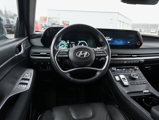 Used 2023 Hyundai Palisade Limited w/ Cargo Package image 16