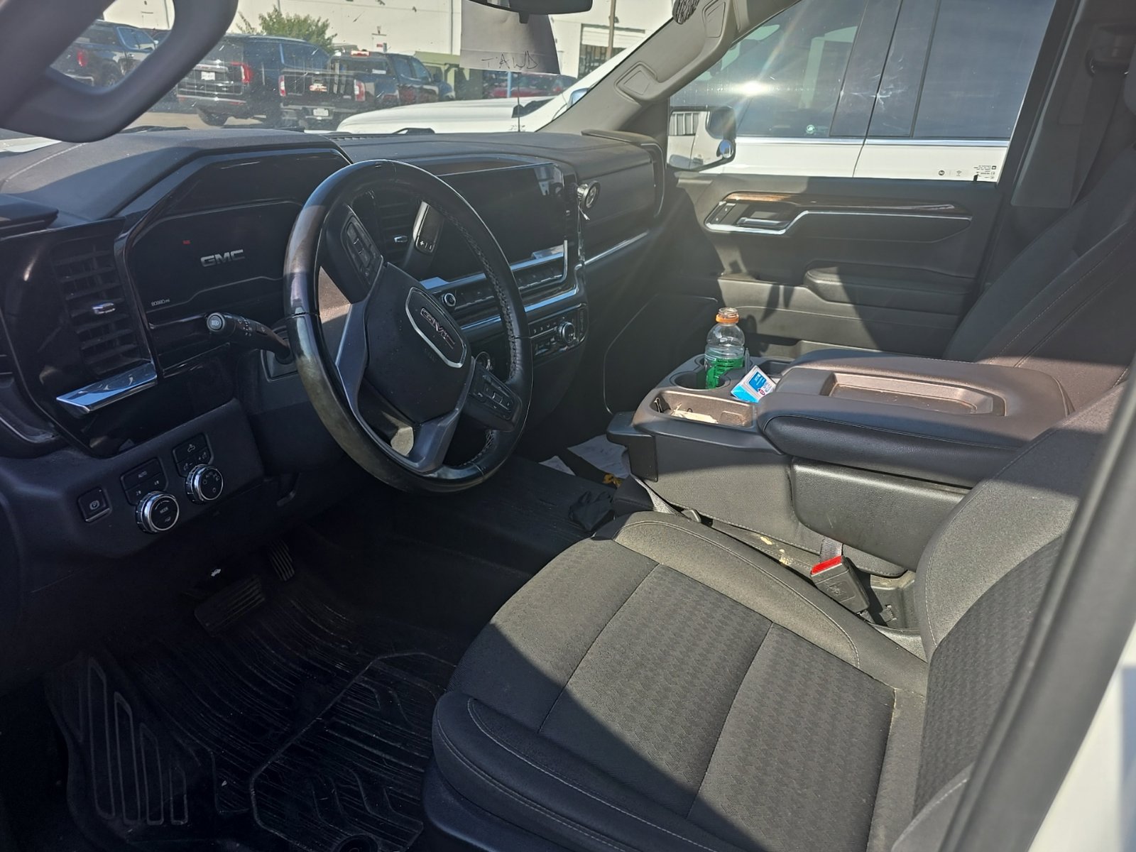 Used 2023 GMC Sierra 1500 SLE AWD/4WD image 9