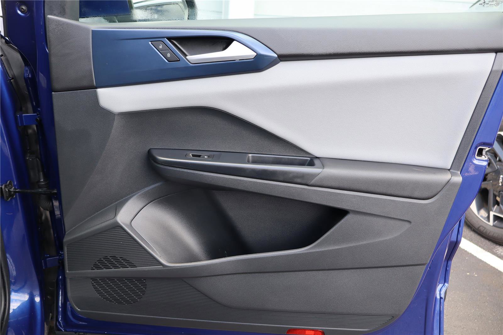 Certified 2023 Volkswagen Taos SE image 28