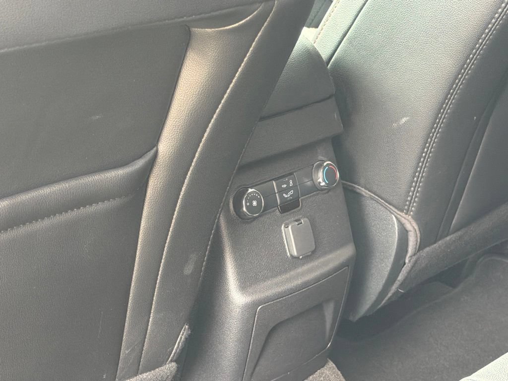 Used 2018 Ford Explorer XLT w/ Equipment Group 202A FWD image 29