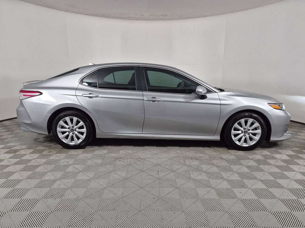 Used 2019 Toyota Camry LE w/ Convenience Package FWD image 2