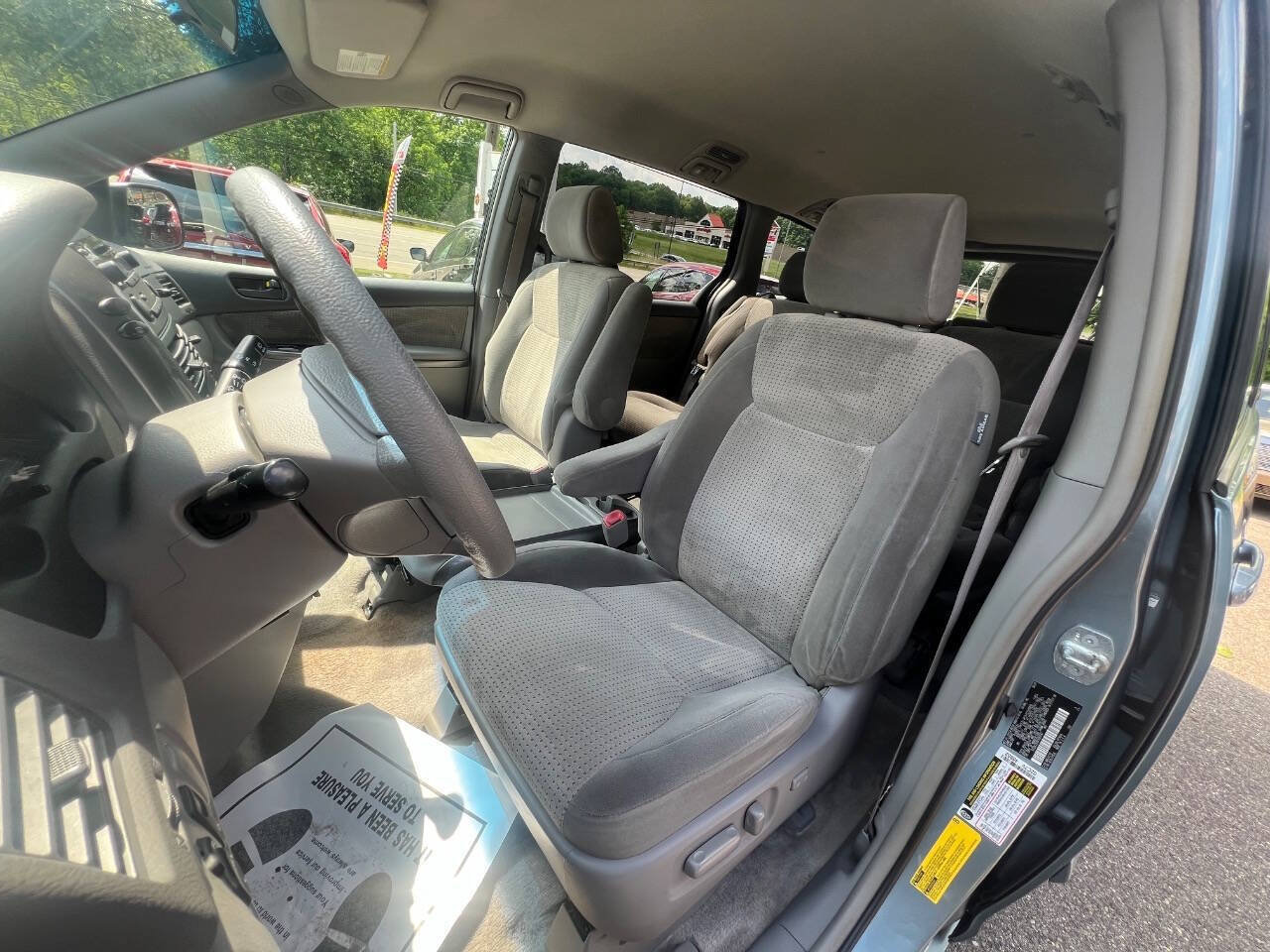 Used 2007 Toyota Sienna CE FWD image 9