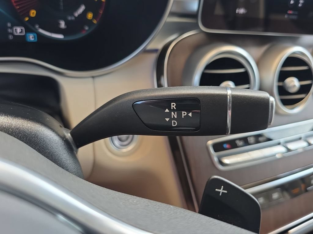Used 2021 Mercedes-Benz GLC 300 4MATIC image 15