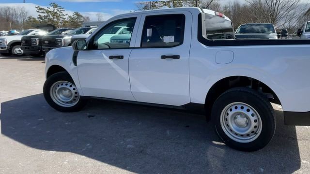 New 2025 Ford Maverick XL image 4