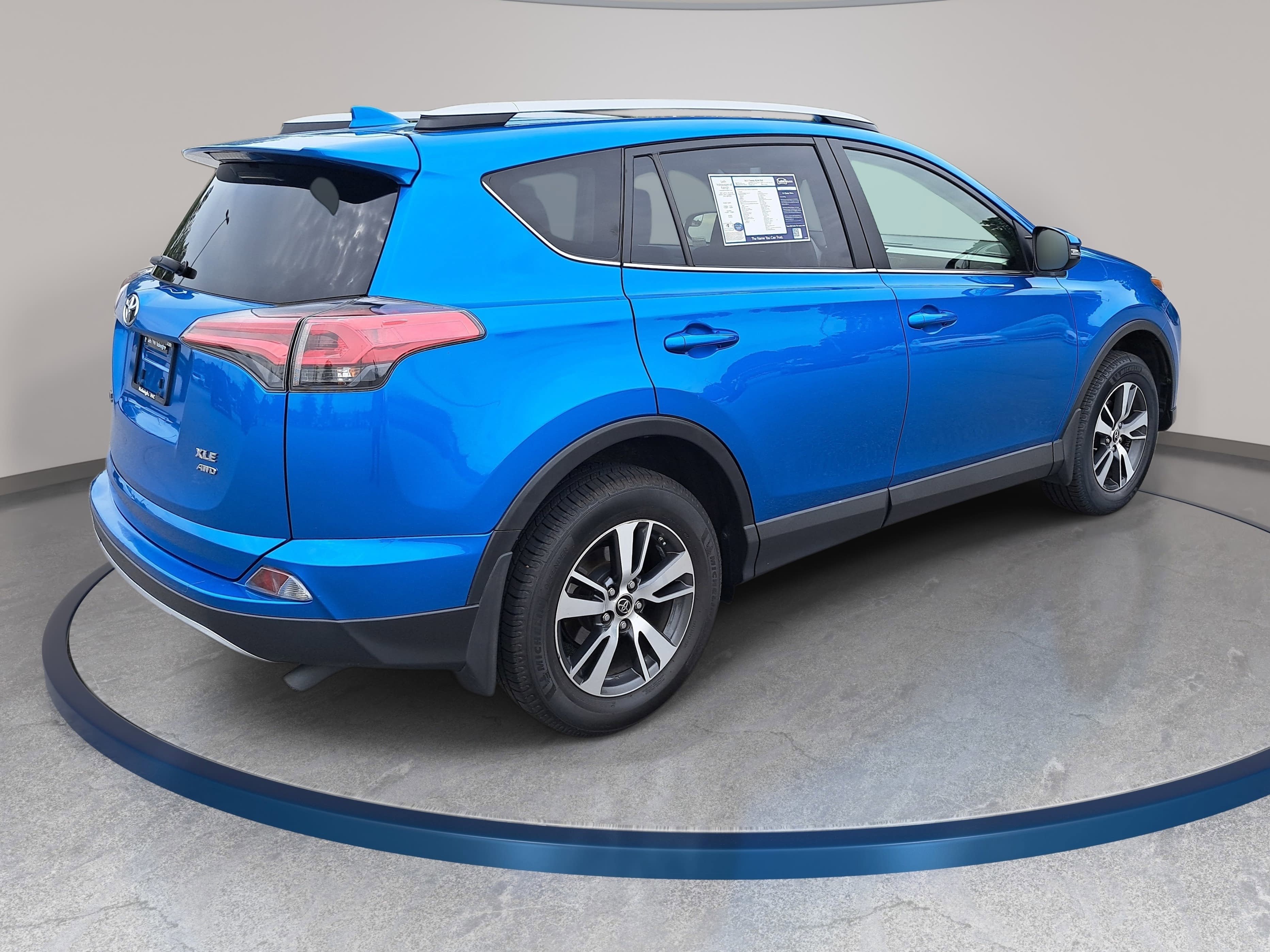 Used 2017 Toyota RAV4 XLE w/ Plus Special Value Package AWD/4WD image 5