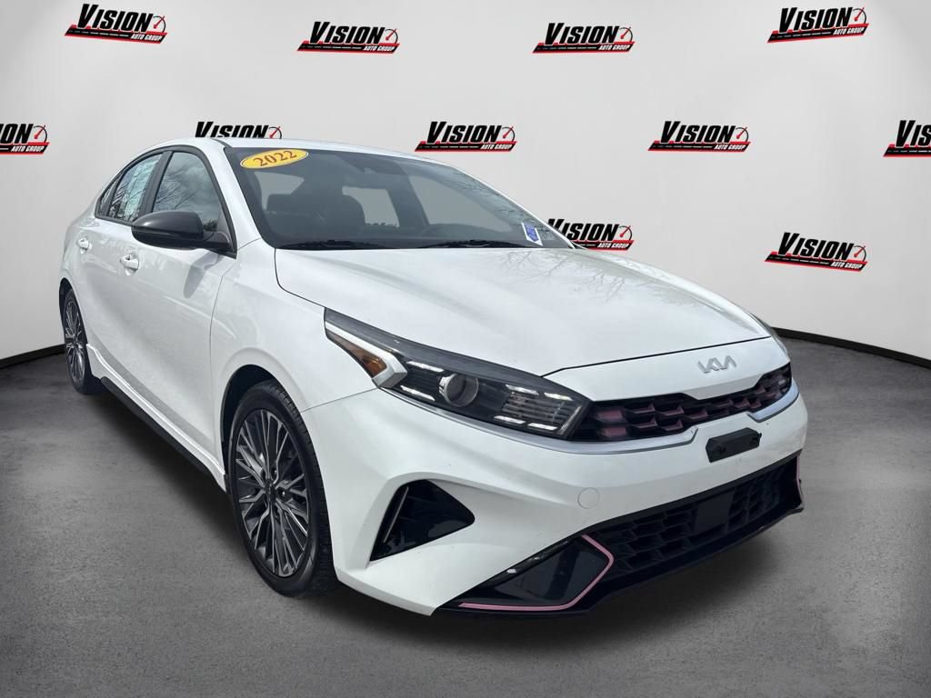Used 2022 Kia Forte GT-Line w/ GT-Line Premium Package FWD image 3