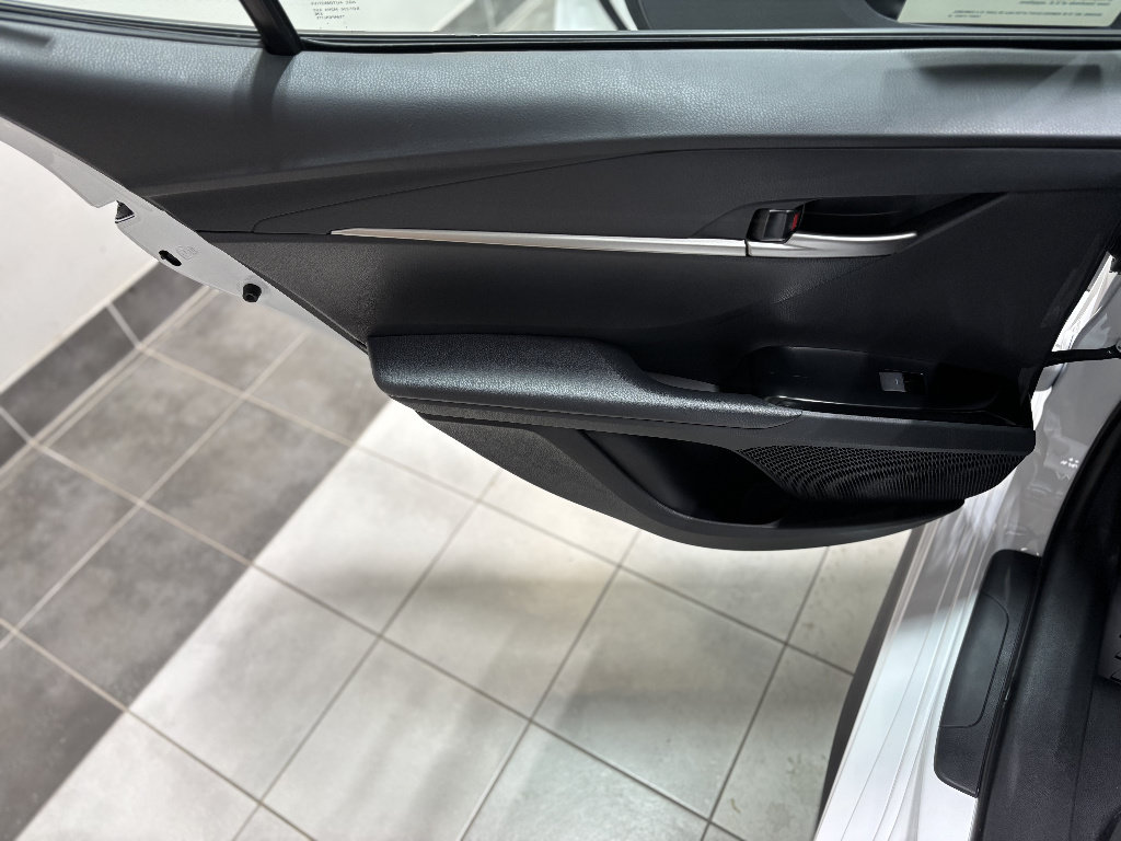 New 2026 Toyota Camry Hybrid FWD image 20