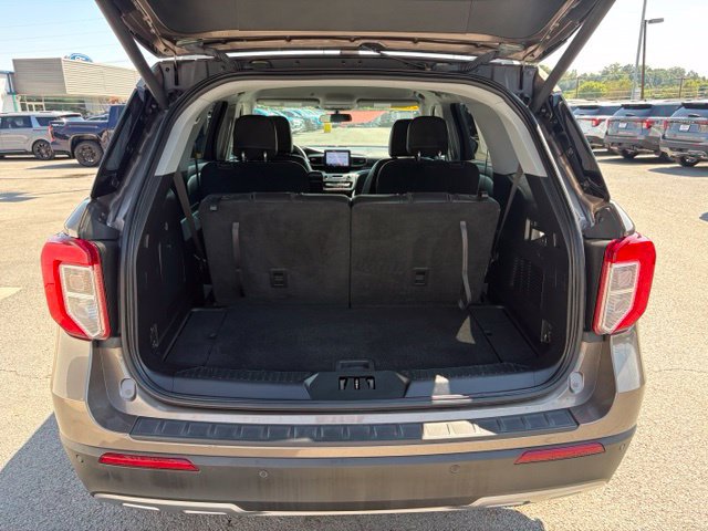 Used 2021 Ford Explorer XLT w/ Equipment Group 202A AWD/4WD image 32