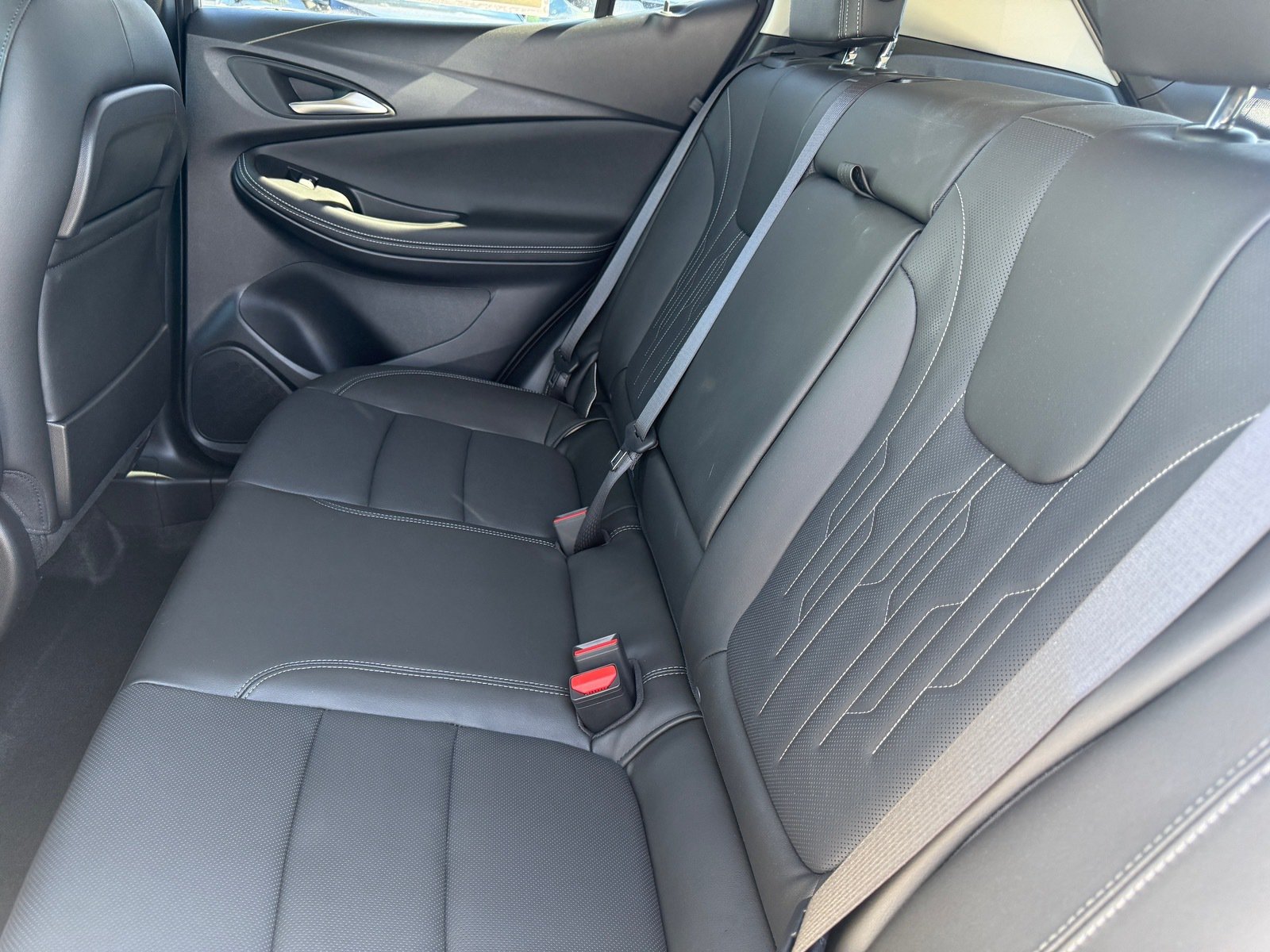 Used 2026 Buick Encore GX Avenir w/ Avenir Technology Package FWD image 24