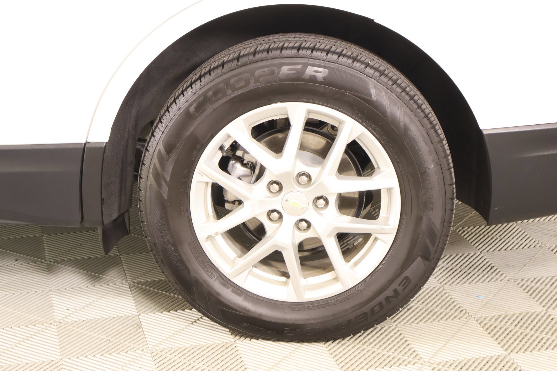 Used 2023 Chevrolet Equinox LT FWD image 17