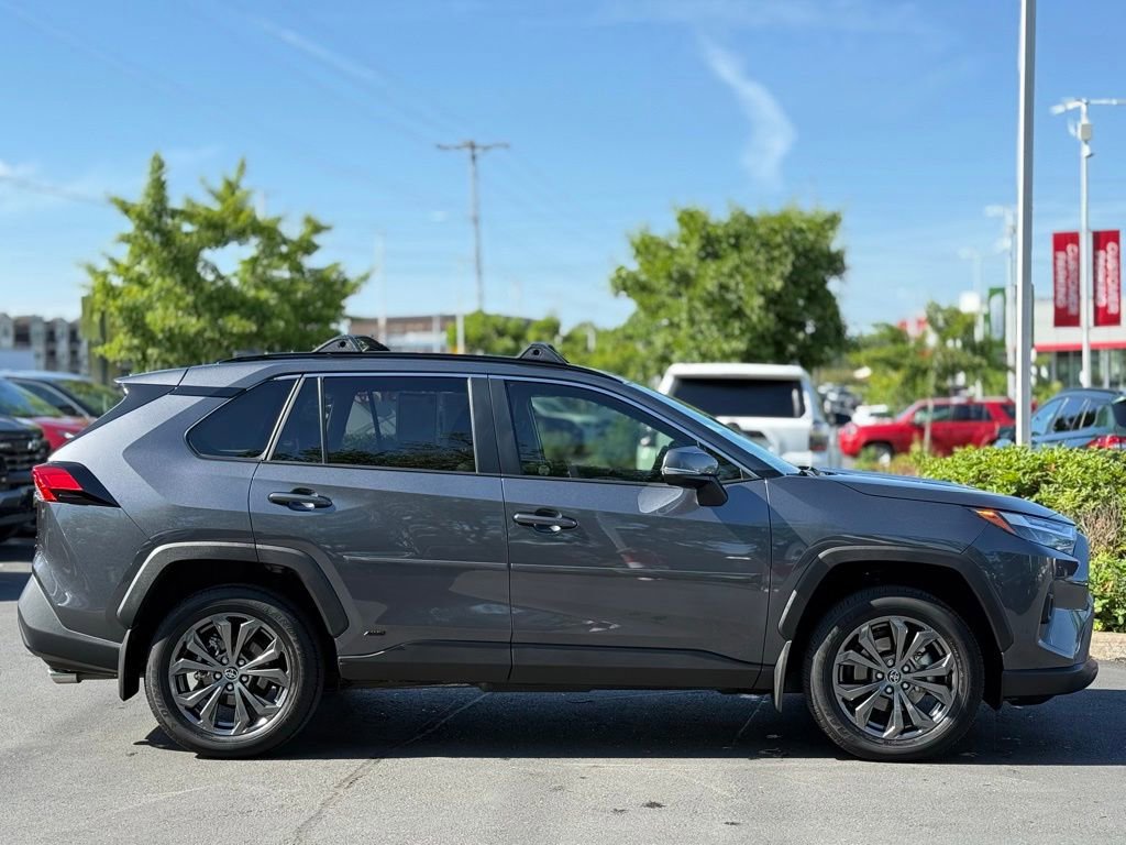 Used 2022 Toyota RAV4 XLE Premium AWD/4WD image 6
