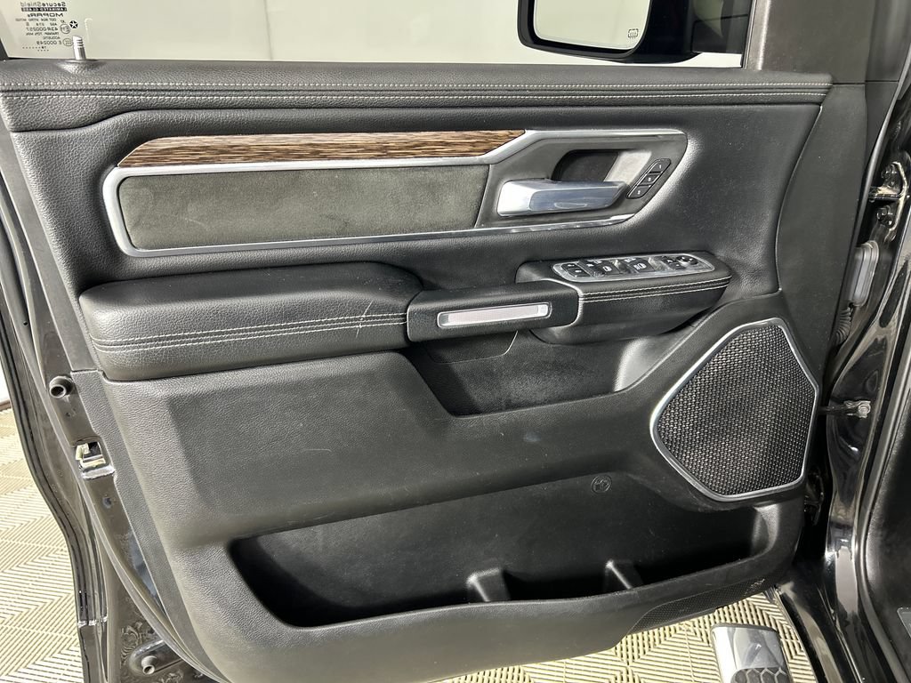Used 2020 RAM 1500 Laramie RWD image 12