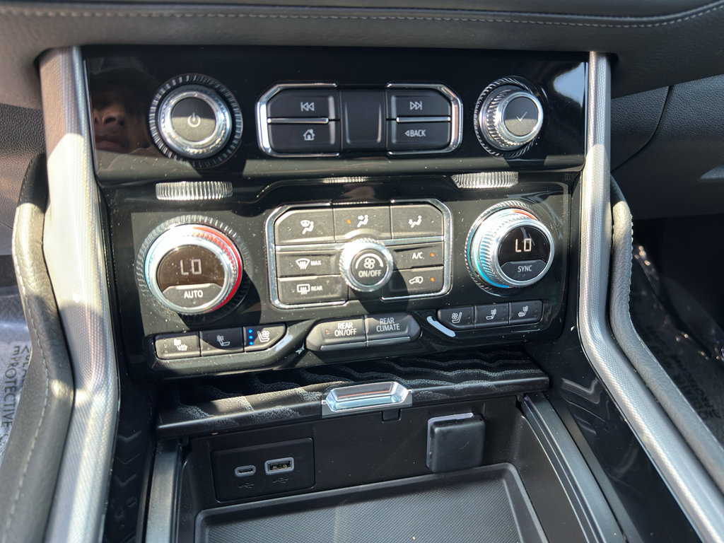 Used 2024 GMC Yukon Denali AWD/4WD image 26