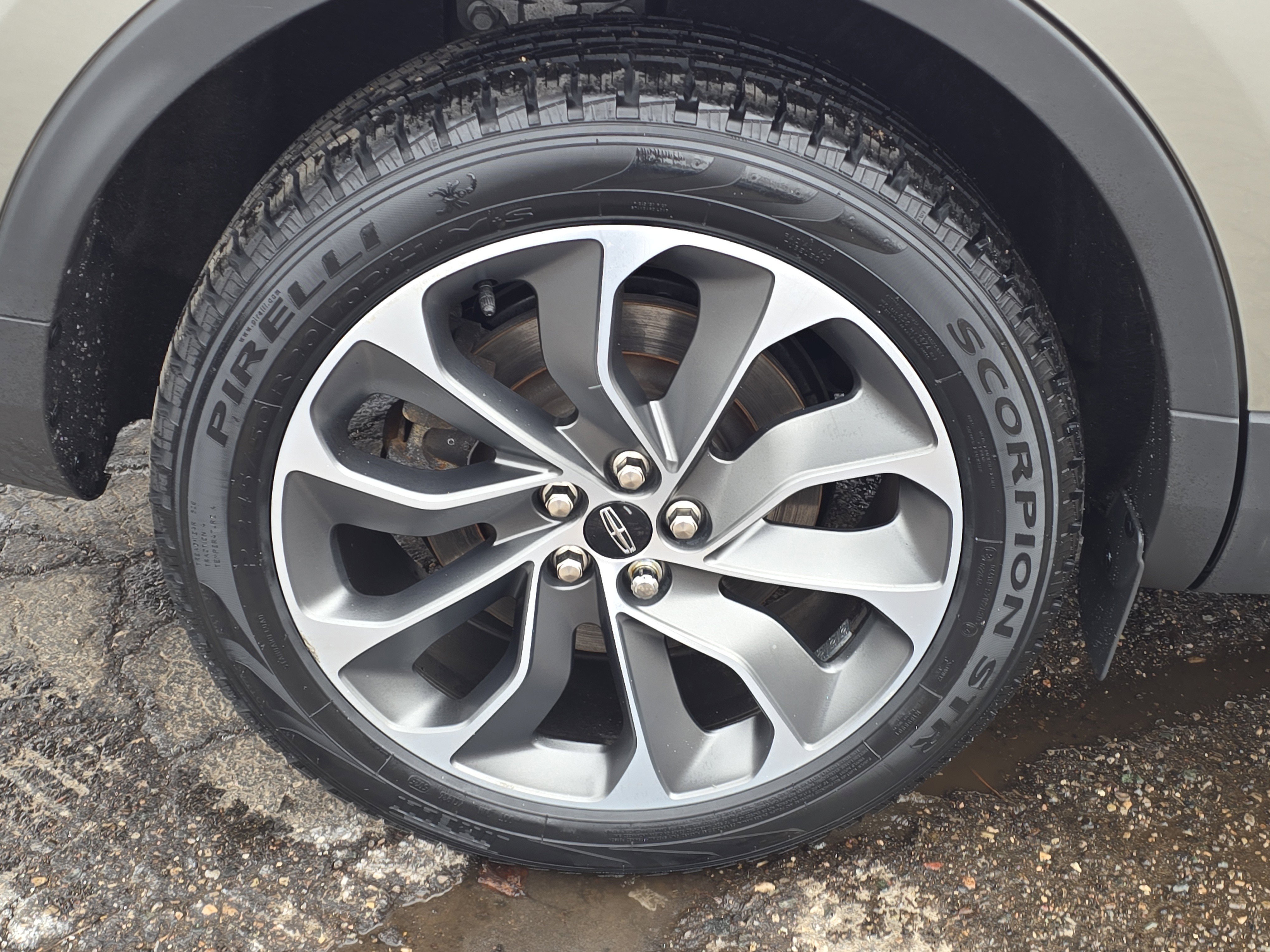 Certified 2023 Lincoln Nautilus Reserve w/ Equipment Group 201A AWD/4WD image 7