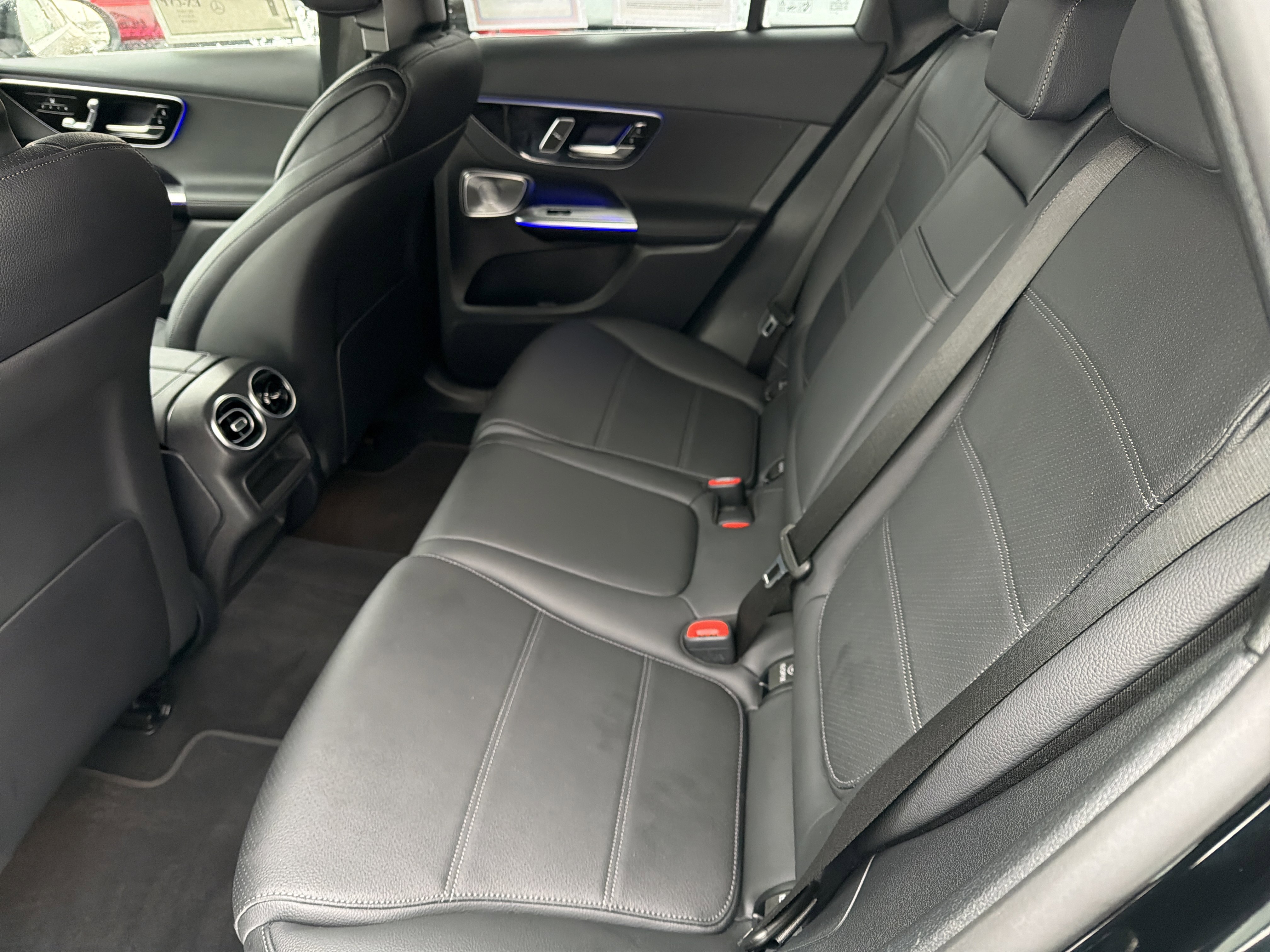 Used 2026 Mercedes-Benz GLC 300 4MATIC image 26