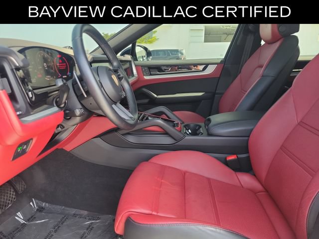 Used 2024 Porsche Cayenne Coupe AWD/4WD image 25