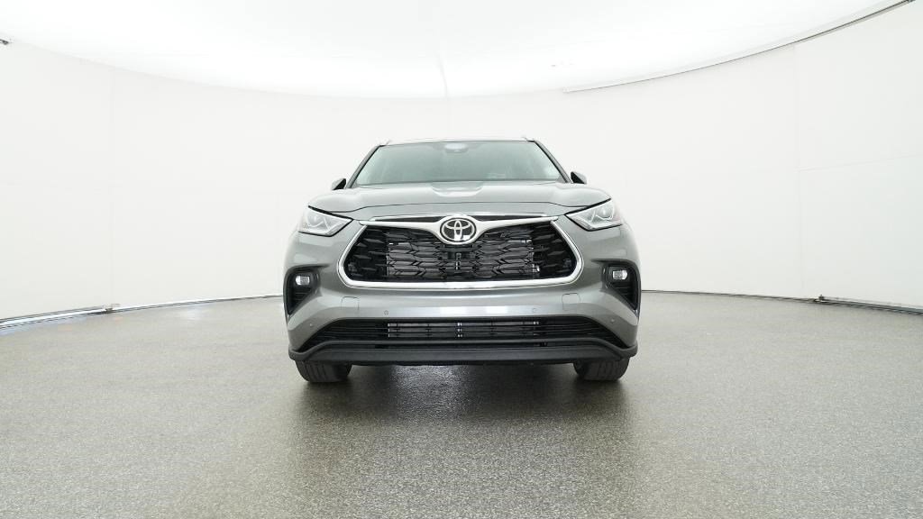 New 2025 Toyota Highlander Limited image 3