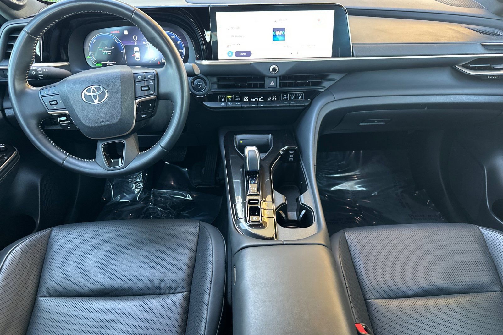 Certified 2024 Toyota Crown Limited image 17