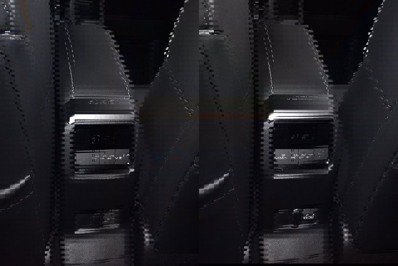 Used 2024 Toyota Land Cruiser image 18