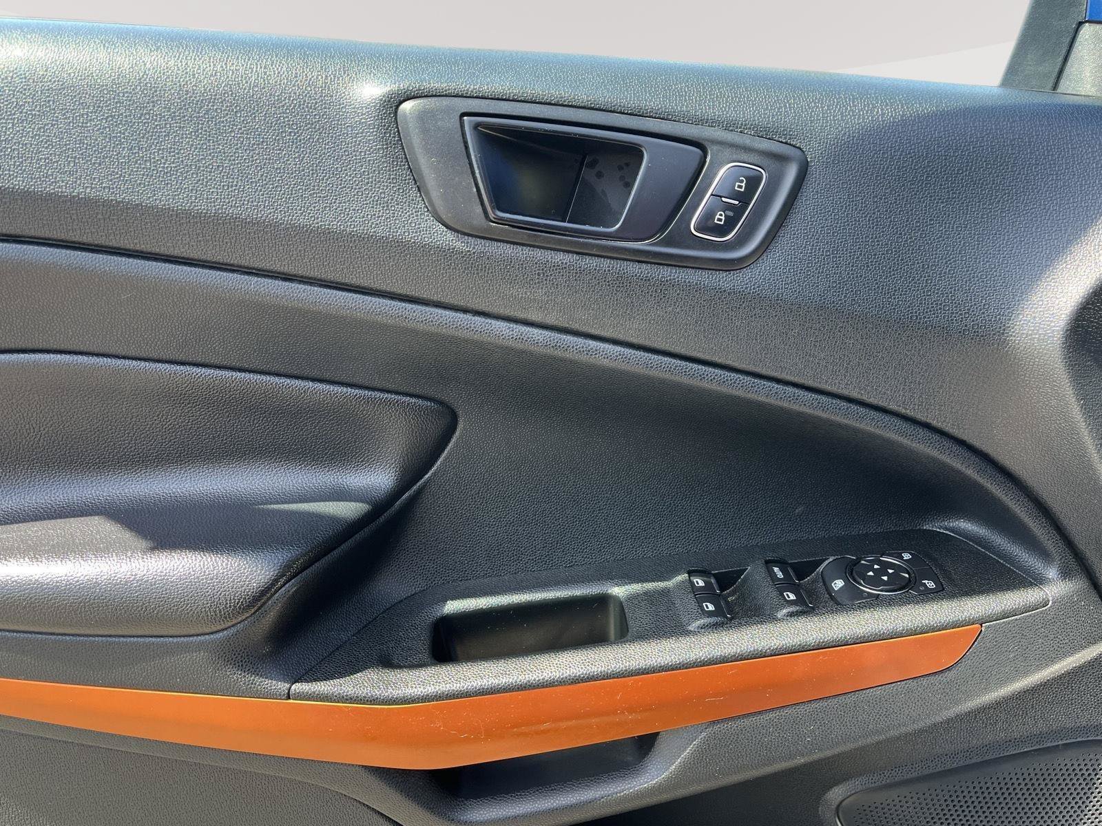 Used 2018 Ford EcoSport SES w/ SES Cold Weather Package AWD/4WD image 18