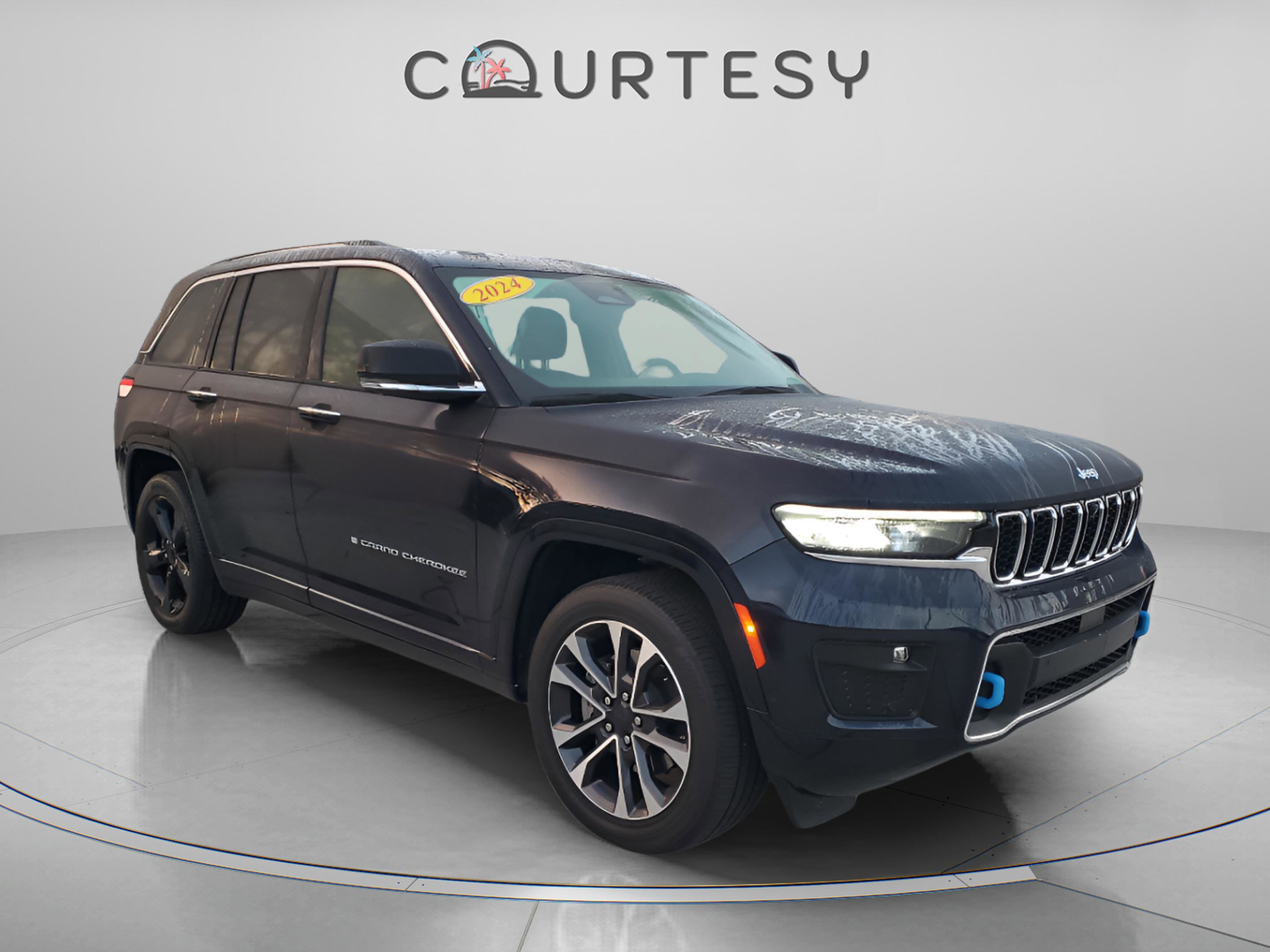 Used 2024 Jeep Grand Cherokee Overland w/ Advanced Protech Group III image 5