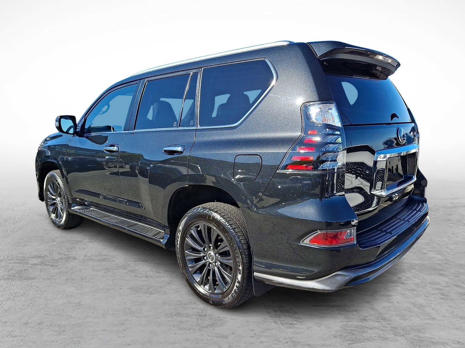 Used 2023 Lexus GX 460 Luxury w/ Sport Design Package AWD/4WD image 6