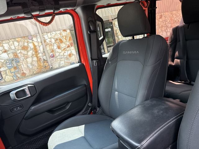 Used 2018 Jeep Wrangler Unlimited Sahara w/ Safety Group image 23