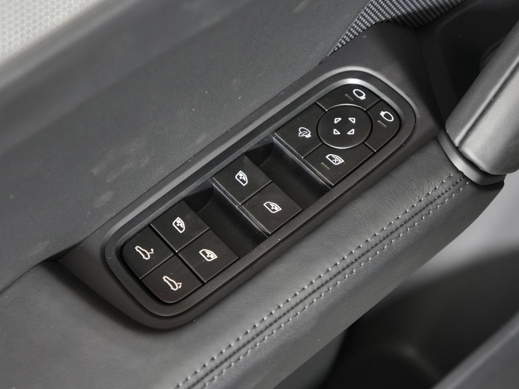 New 2026 Porsche Cayenne Coupe AWD/4WD image 16