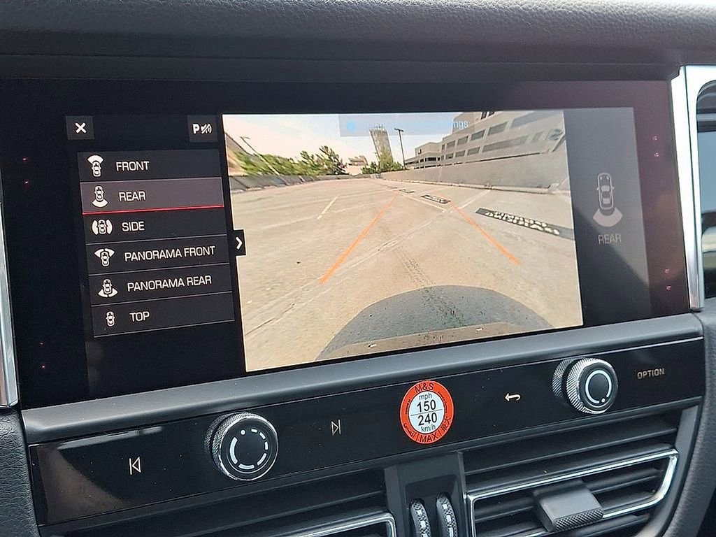 Used 2025 Porsche Macan image 20