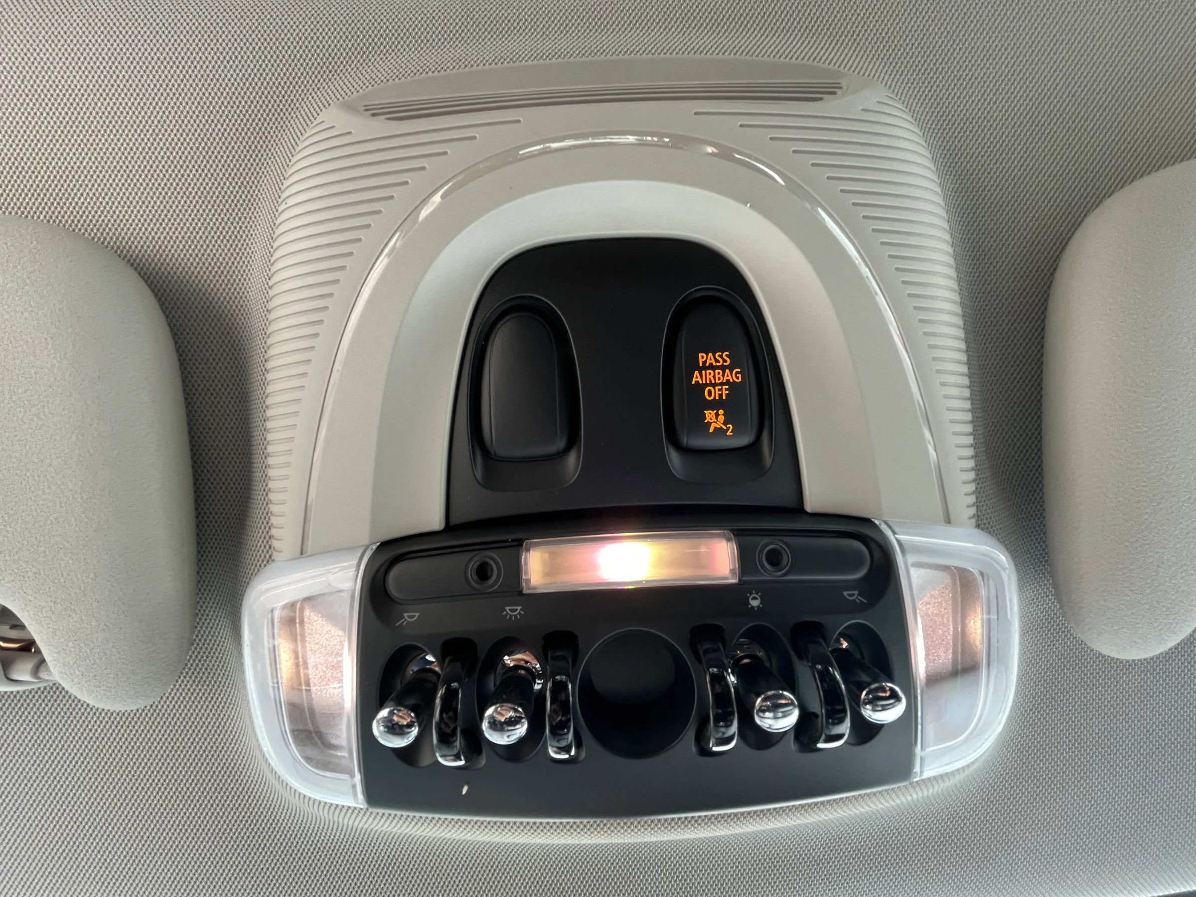 Used 2015 MINI Cooper S w/ Mini Wired Pack image 18