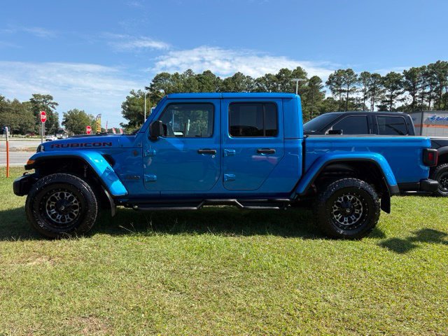 Used 2022 Jeep Gladiator Rubicon w/ Cold Weather Group AWD/4WD image 2
