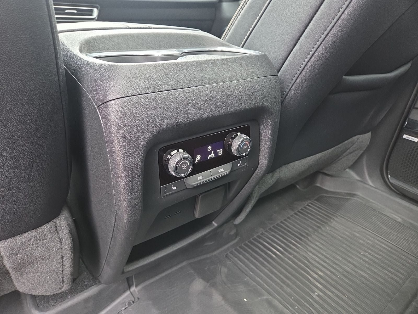 Used 2026 Chevrolet Traverse High Country AWD/4WD image 17