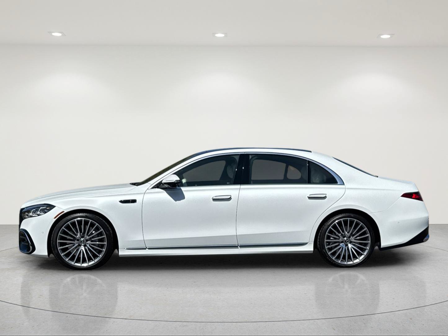 New 2027 Mercedes-Benz S 580 4MATIC Sedan image 2
