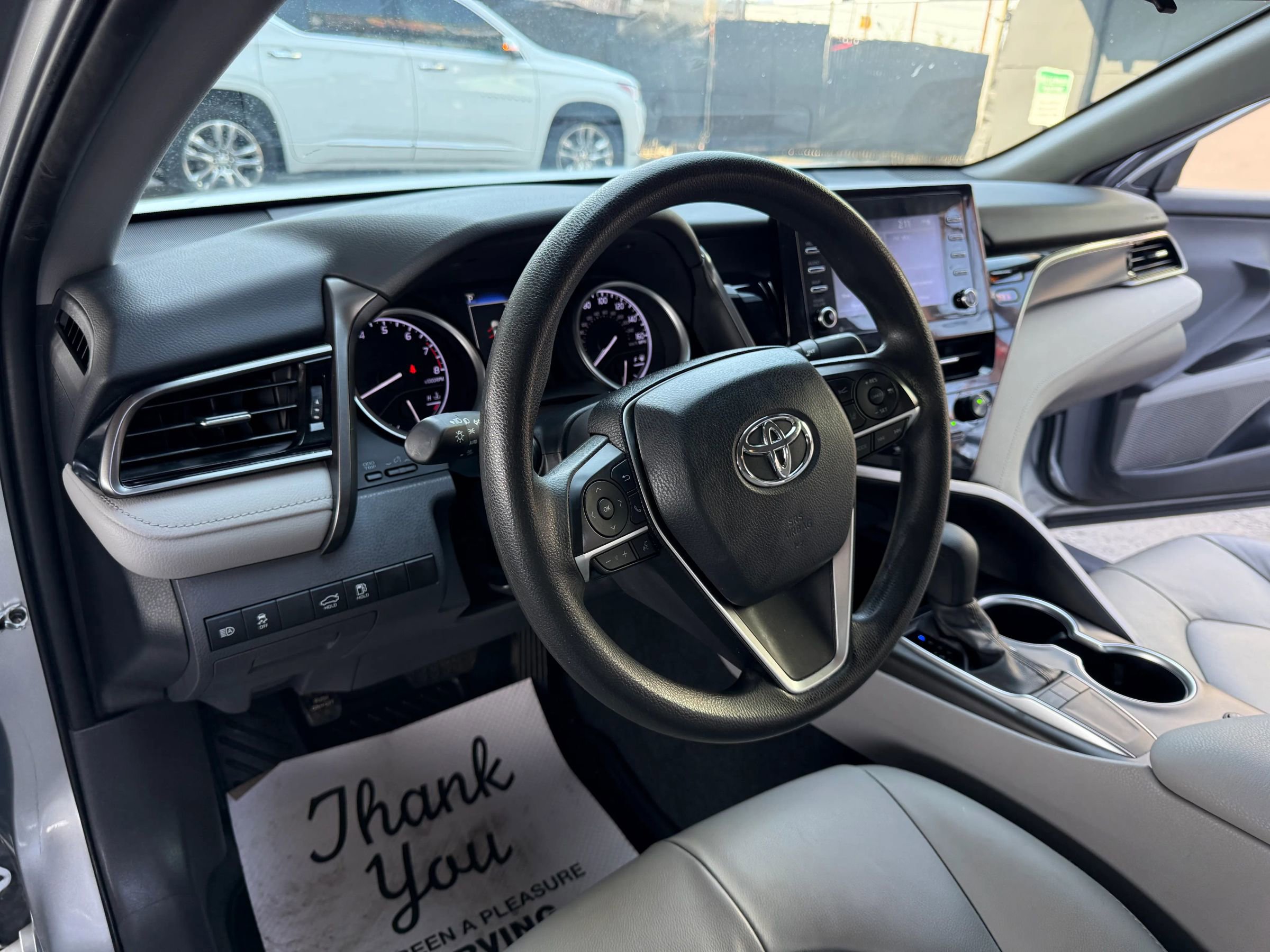 Used 2022 Toyota Camry LE image 9