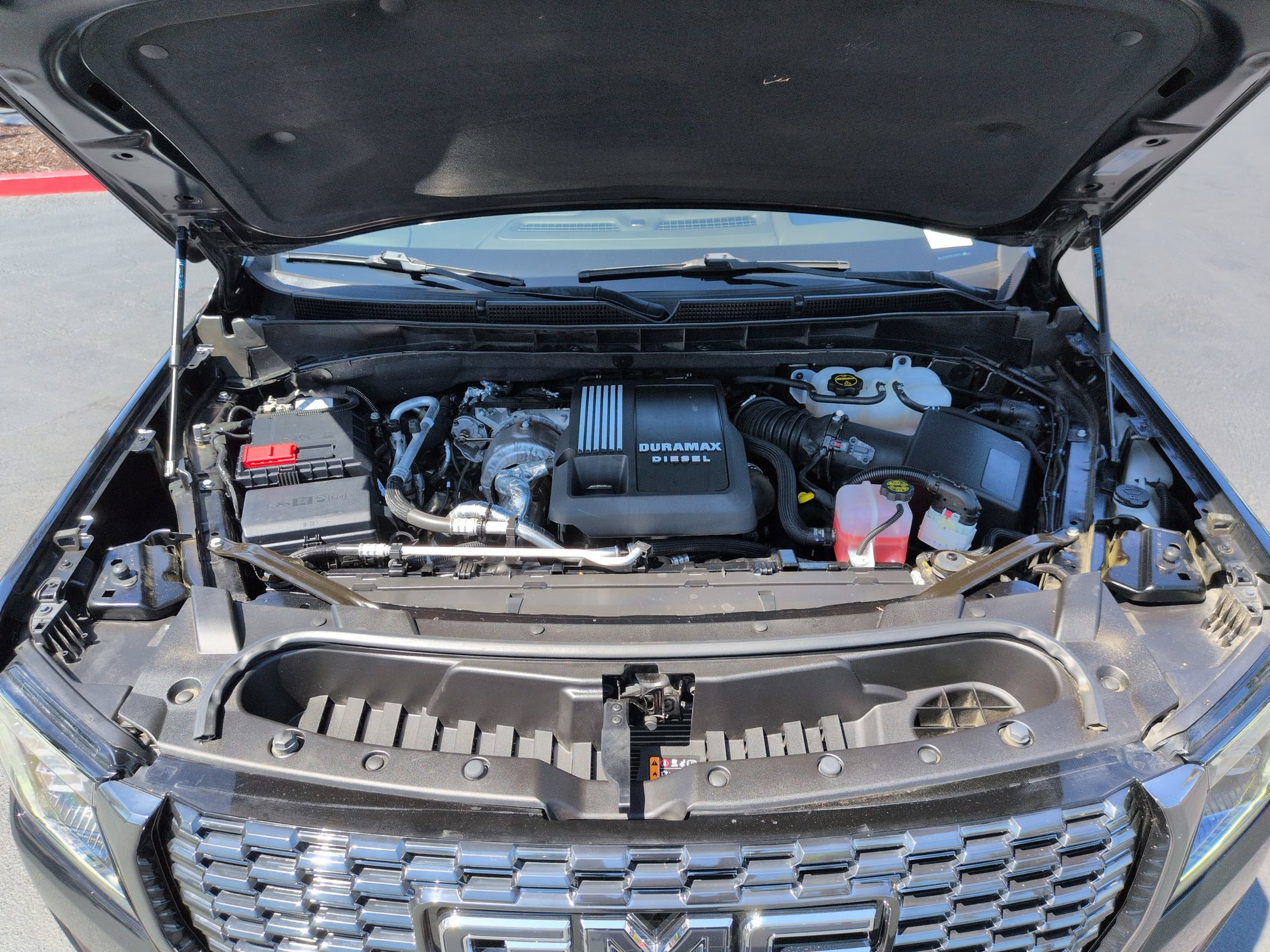Used 2024 GMC Yukon Denali Ultimate AWD/4WD image 35