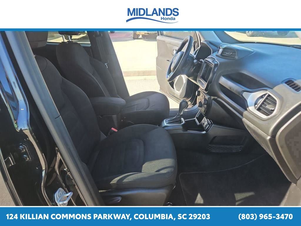 Used 2018 Jeep Renegade Latitude FWD image 36
