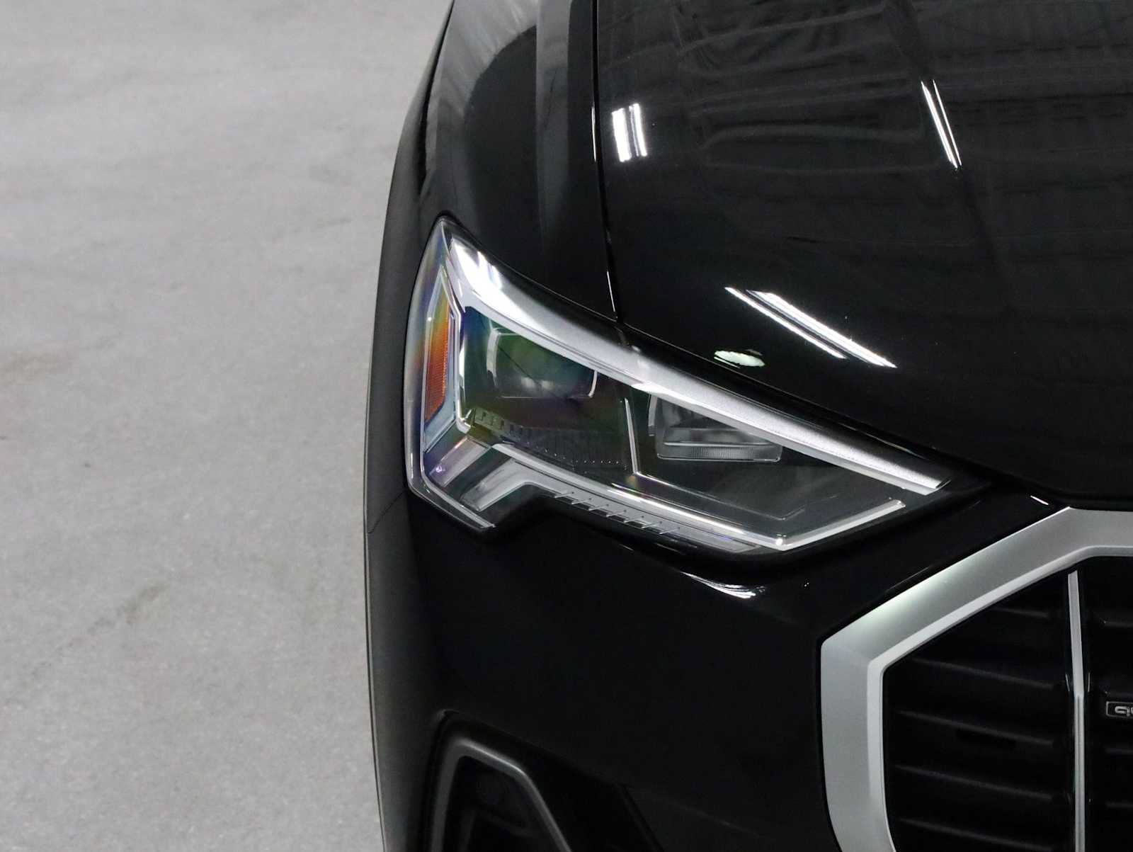 Certified 2025 Audi Q3 2.0T Premium w/ Convenience Package AWD/4WD image 15