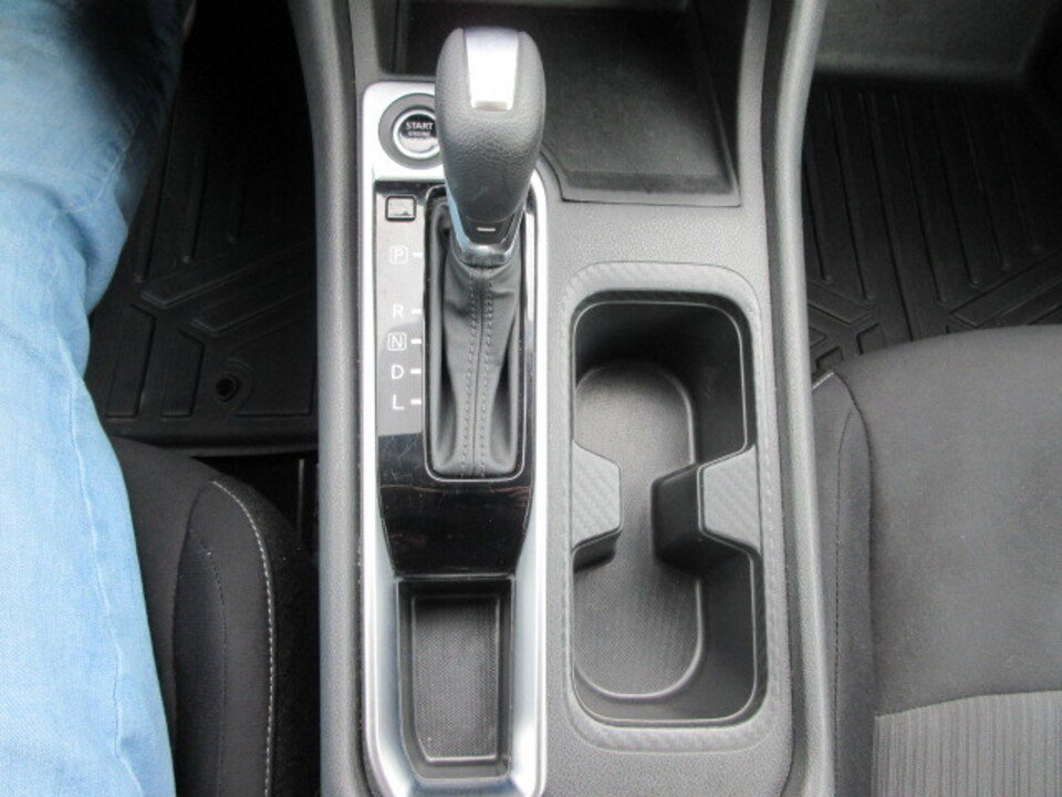 Used 2024 Nissan Sentra SV FWD image 21