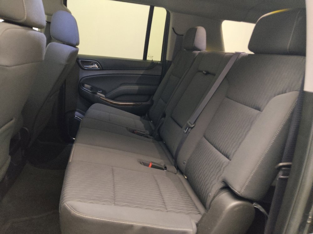 Used 2016 Chevrolet Suburban LS RWD image 18