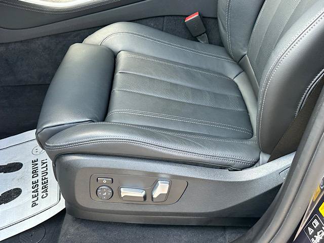 Used 2022 BMW X5 xDrive40i w/ Executive Package AWD/4WD image 14