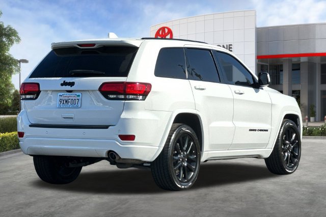 Used 2021 Jeep Grand Cherokee Laredo X RWD image 4