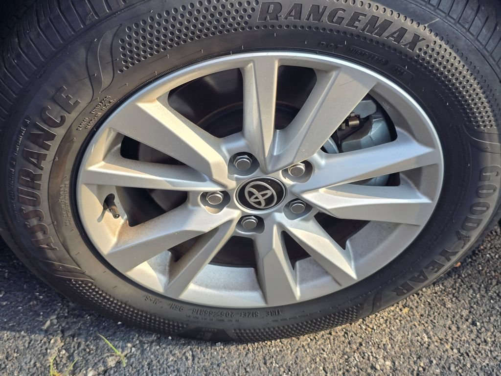 Used 2026 Toyota Camry LE FWD image 19