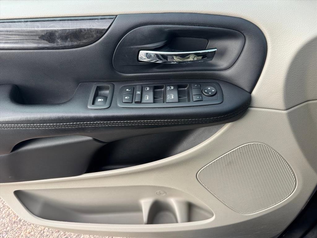 Used 2014 Dodge Grand Caravan SXT image 22