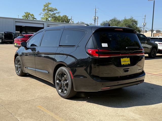 New 2026 Chrysler Pacifica Limited w/ S Appearance Package image 5