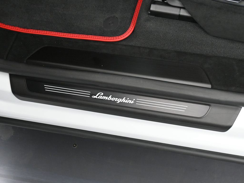 Used 2024 Lamborghini Urus Performante image 17